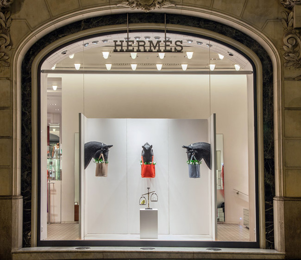 Hermes showcase - Marketing for clothing store