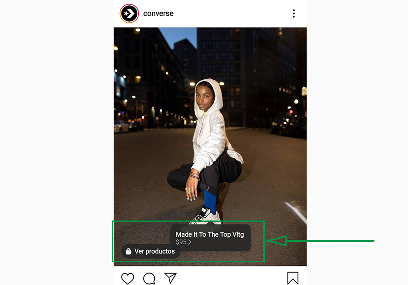 Estrategias de marketing para ópticas. Post de Instagram con zapatos deportivos a la venta