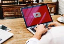 5 Ideas para Promocionar tu Negocio en YouTube 5 ideas para promocionar tu negocio en YouTube. Laptop