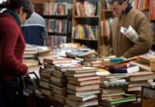 Si vas a comprar libros, hazlo en la tienda online de una pequeña librería”