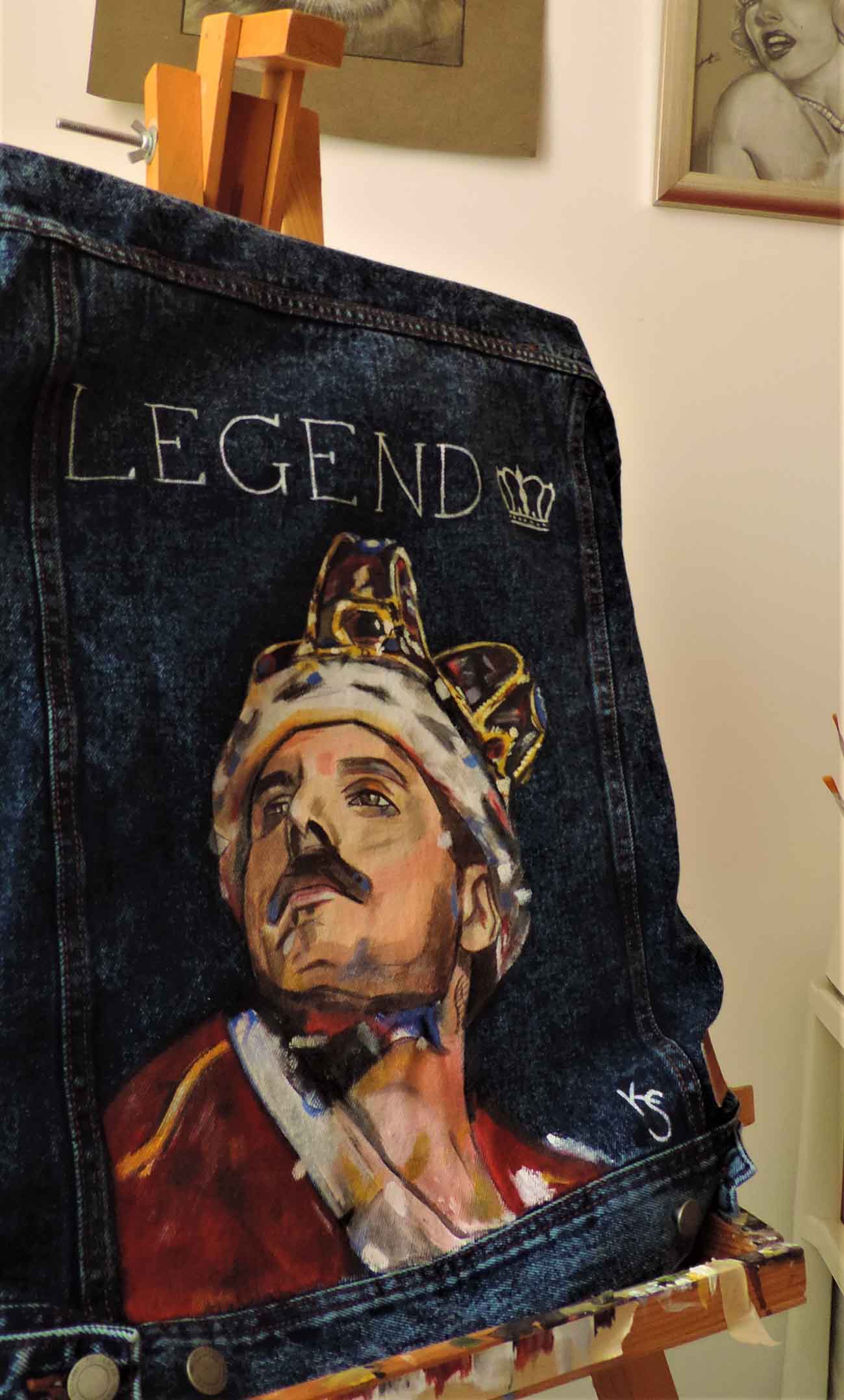 K-art. Chaqueta con pintura de Freddie Mercury