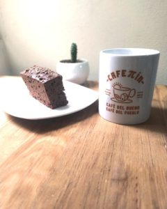 Café Pin. Taza y pastel